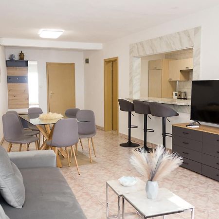 Two Identical Designer 2Bd Flats With Sea View In Balchik By Flat Mаnager Lejlighed Eksteriør billede