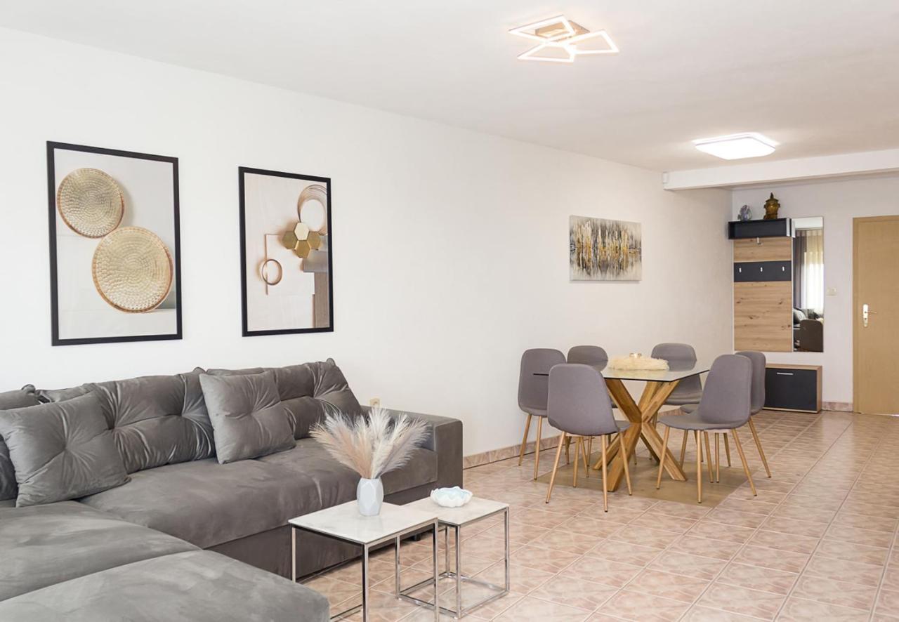 Two Identical Designer 2Bd Flats With Sea View In Balchik By Flat Mаnager Lejlighed Eksteriør billede
