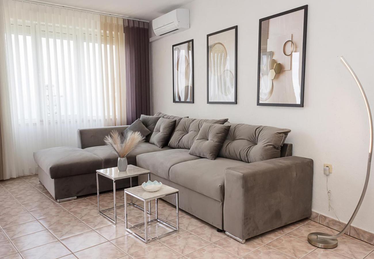 Two Identical Designer 2Bd Flats With Sea View In Balchik By Flat Mаnager Lejlighed Eksteriør billede